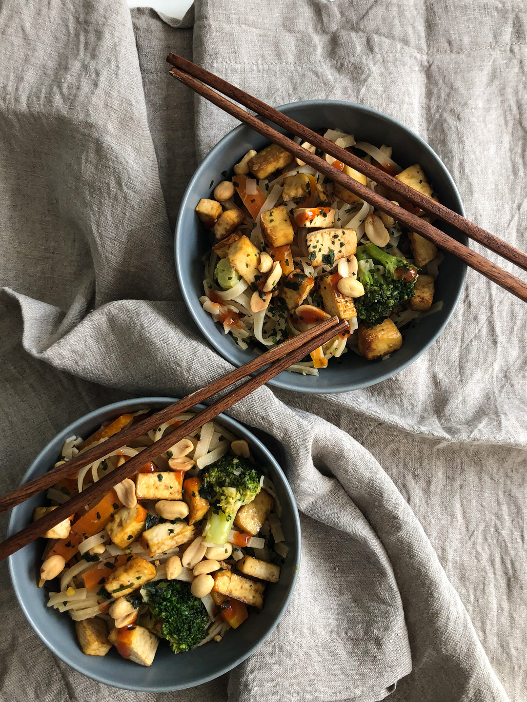 Vegan pad thai with tofu